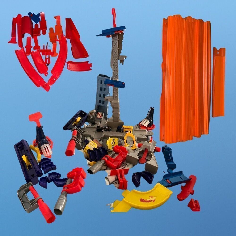 Huge Lot of Hot Wheels Playsets, Tracks & Accessories